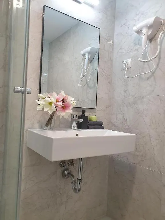 Betariel'Com Westbahnhof M Apartment Vienna 0*,