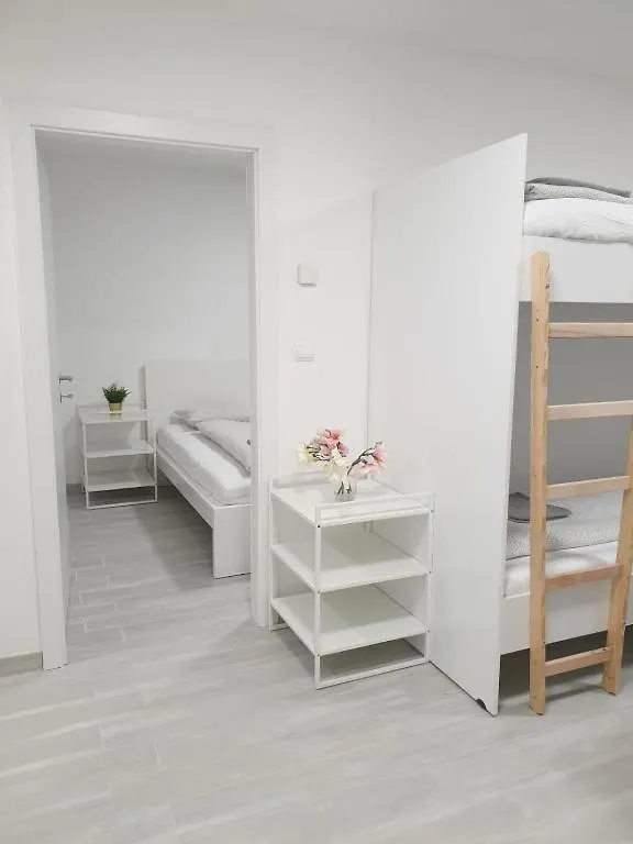 Betariel'Com Westbahnhof M Apartment Vienna Austria